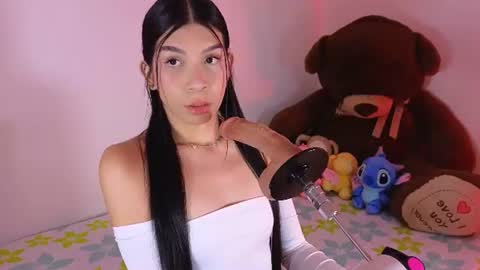 Snapshot of im__isabella chatting on 06/14/26, 02:57 Isa Vasquez online show from 06/14/26, 02:57
