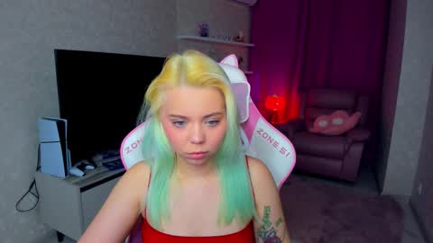 Roxy online show from 11/24/25, 07:24