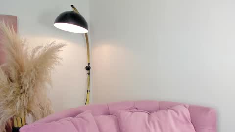 Aleja  online show from 10/19/25, 01:17