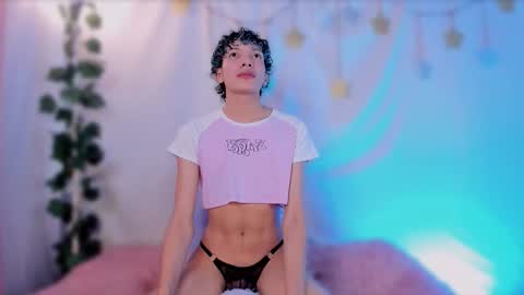 Snapshot of im_alejo chatting on 10/25/25, 02:52 Alejo independent model   online show from 10/25/25, 02:52