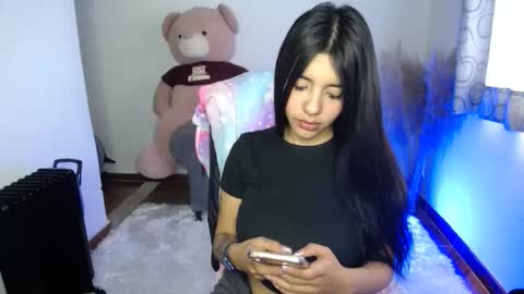 Alyn online show from 11/18/25, 03:05