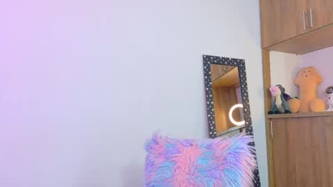 im_anna_ online show from 12/04/25, 09:34