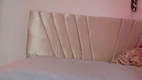 aurora online show from 10/17/25, 07:27