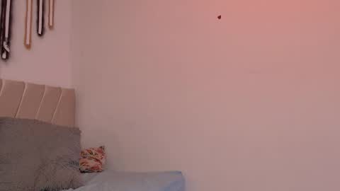 aurora online show from 10/20/25, 07:36