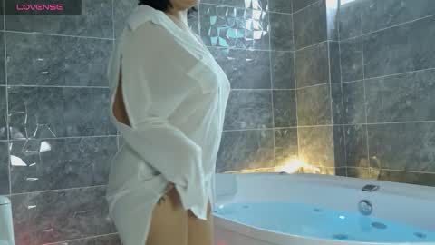 aurora online show from 12/14/25, 09:08