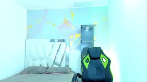 im_brittany_333 online show from 02/13/26, 05:47