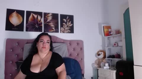 Hellen online show from 10/01/25, 06:41