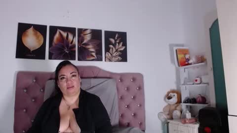 Hellen online show from 10/09/25, 08:18