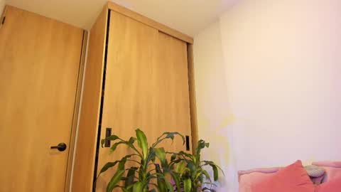 Luna online show from 02/26/25, 06:04