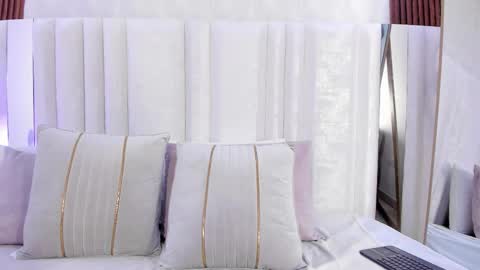 Nika online show from 09/30/25, 04:50