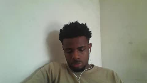 Snapshot of imaking01 chatting on 10/09/25, 02:37 imaking01 online show from 10/09/25, 02:37