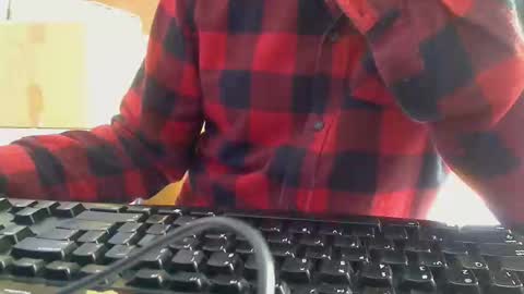 Snapshot of imaussiechris chatting on 05/04/26, 01:12 Aussie Guy online show from 05/04/26, 01:12