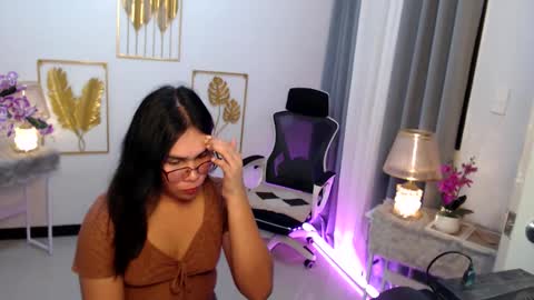 Snapshot of imdestined_foryou chatting on 12/23/24, 02:50 Ashley online show from 12/23/24, 02:50