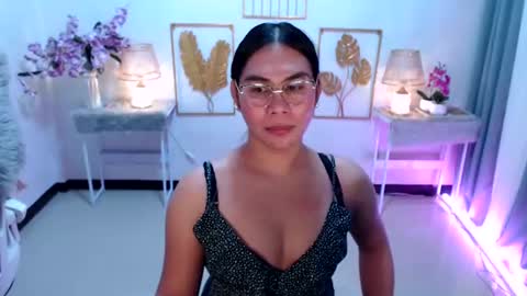 Snapshot of imdestined_foryou chatting on 12/25/24, 10:39 Ashley online show from 12/25/24, 10:39