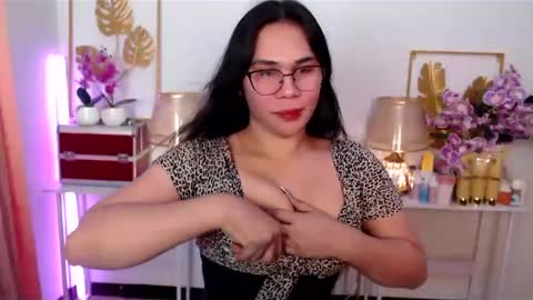 Snapshot of imdestined_foryou chatting on 01/14/25, 07:11 Ashley online show from 01/14/25, 07:11