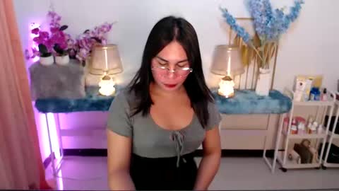 Snapshot of imdestined_foryou chatting on 01/18/25, 06:10 Ashley online show from 01/18/25, 06:10