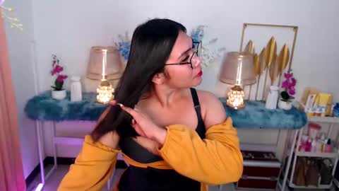 Snapshot of imdestined_foryou chatting on 01/30/25, 06:43 Ashley online show from 01/30/25, 06:43