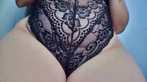 mia latina online show from 02/04/26, 01:55