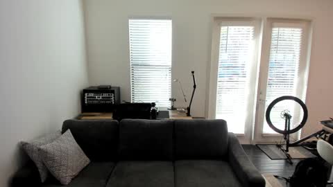 Snapshot of imdjazra chatting on 12/14/24, 03:47 DJ Azra online show from 12/14/24, 03:47