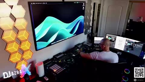 DJ Azra online show from 04/11/26, 03:27