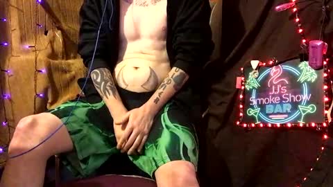Snapshot of imglorious1 chatting on 02/12/25, 03:27 JJ online show from 02/12/25, 03:27