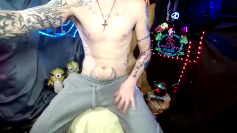 Snapshot of imglorious1 chatting on 12/16/25, 08:19 JJ online show from 12/16/25, 08:19