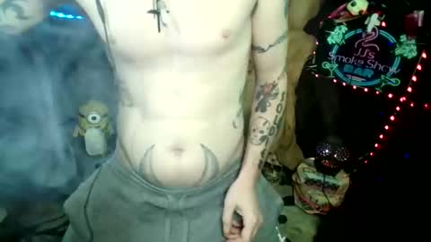 Snapshot of imglorious1 chatting on 12/17/25, 12:44 JJ online show from 12/17/25, 12:44