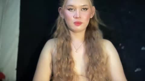 Mika online show from 12/21/25, 06:53