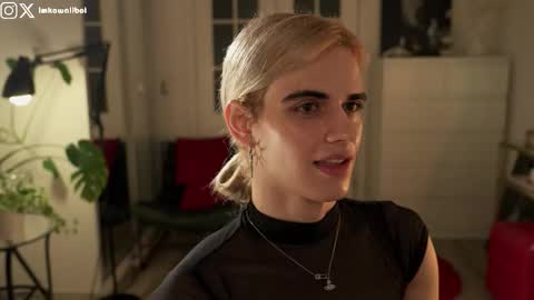 sasha hethey online show from 12/04/25, 02:21