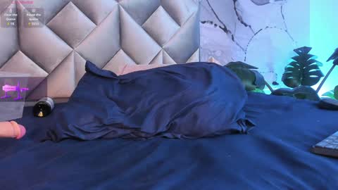 Leana online show from 01/21/25, 12:04