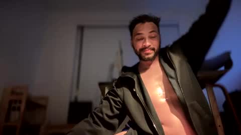 imlightskn online show from 09/25/25, 10:08