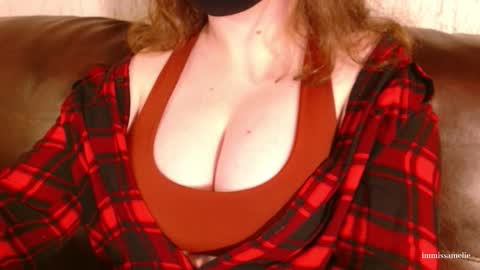 Miss Amelie online show from 11/22/25, 10:20