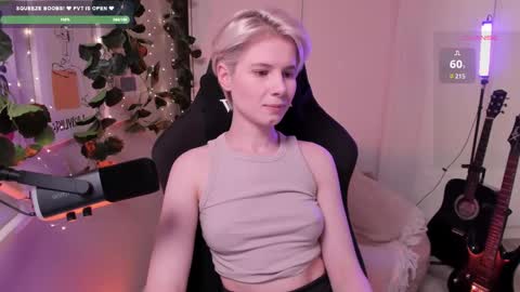 Mia online show from 02/09/25, 01:14