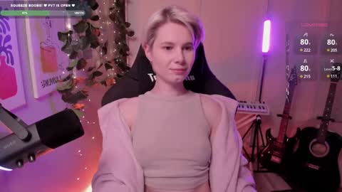 Mia online show from 03/03/25, 01:09