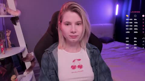 Mia online show from 04/19/26, 10:47