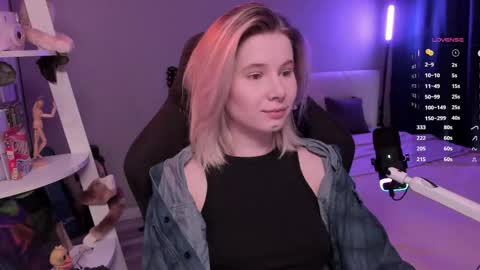 Mia online show from 04/24/26, 11:01