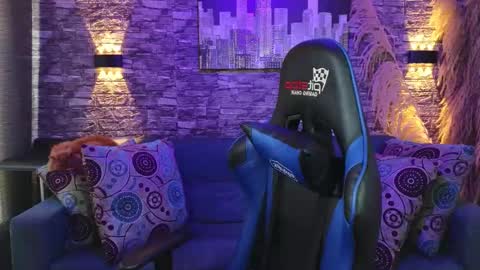 Karen  online show from 10/03/25, 07:22