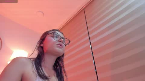 imsofia_dy online show from 06/04/26, 11:00