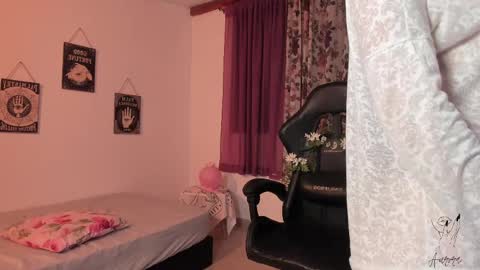 Aurora online show from 02/13/25, 01:08