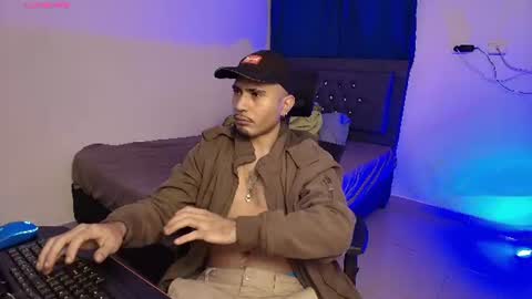 Snapshot of imyourg0d chatting on 06/25/26, 05:12 Daniel thumb up me please its important Im new INDEPENDENT MODEL online show from 06/25/26, 05:12
