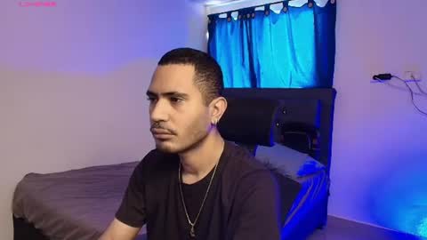 Snapshot of imyourg0d chatting on 07/11/26, 03:26 Daniel thumb up me please its important Im new INDEPENDENT MODEL online show from 07/11/26, 03:26