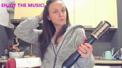 Snapshot of inakush chatting on 01/03/25, 11:55 Ina Kush online show from 01/03/25, 11:55
