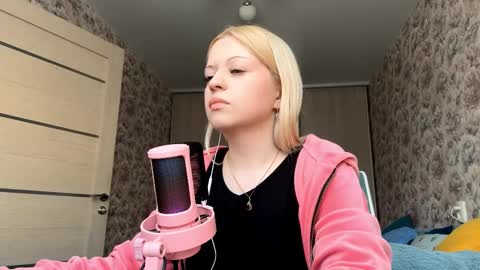 Lola online show from 02/18/26, 11:06