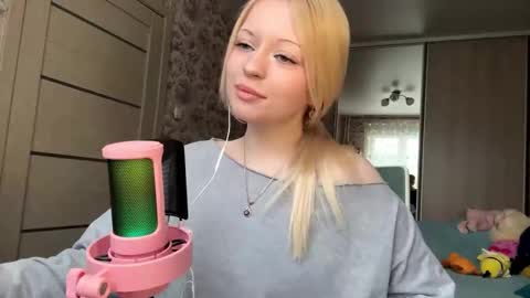 Lola online show from 02/28/26, 09:10