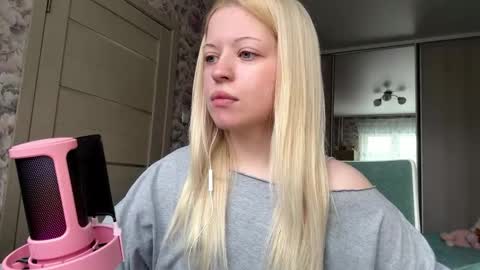 Lola online show from 03/01/26, 09:11