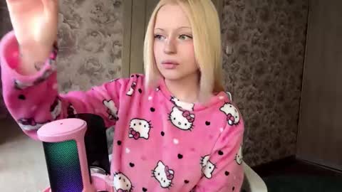 Lola online show from 03/20/26, 11:26