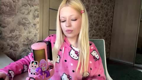 Lola online show from 03/28/26, 12:38