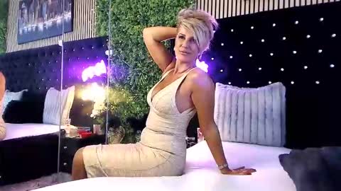 inanna_ishtar1 online show from 10/12/25, 09:30