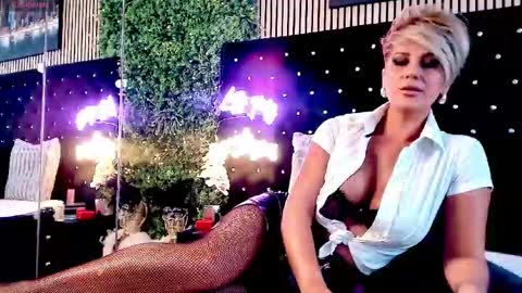 inanna_ishtar1 online show from 10/14/25, 09:43