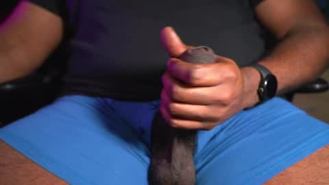 Snapshot of inchesblackuk chatting on 12/22/24, 10:58 Inches online show from 12/22/24, 10:58